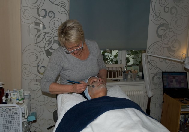 Ansiktsbehandling 1