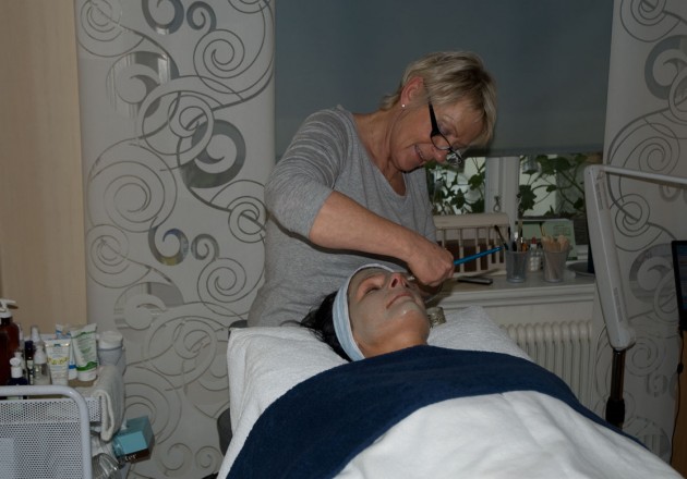 Ansiktsbehandling 5